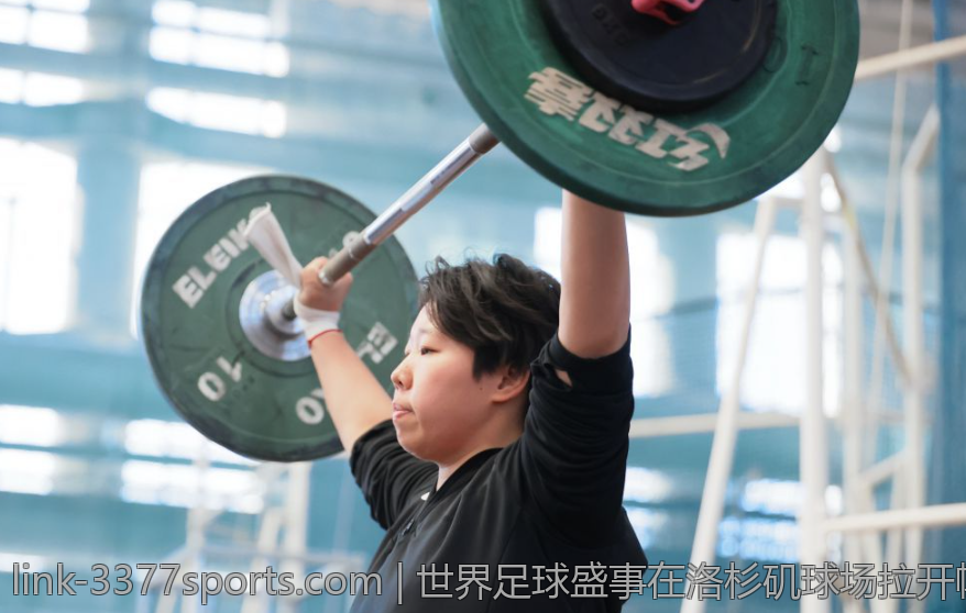 世界足球盛事在洛杉矶球场拉开帷幕引发热潮